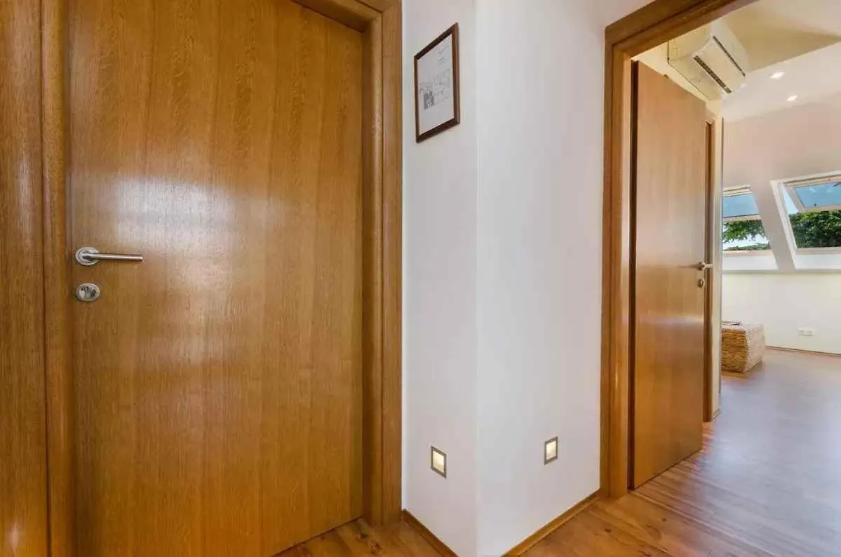 Apartments In Crikvenica 49872