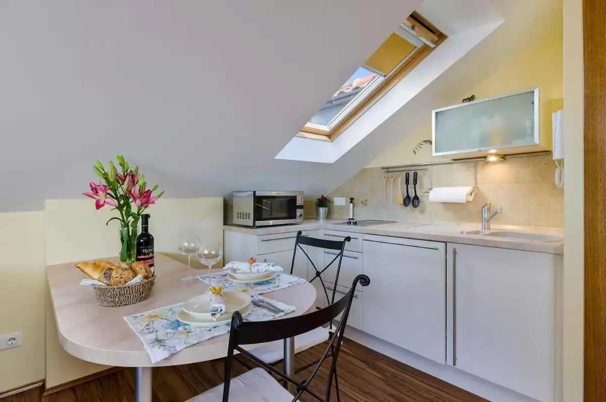Apartments In Crikvenica 49872