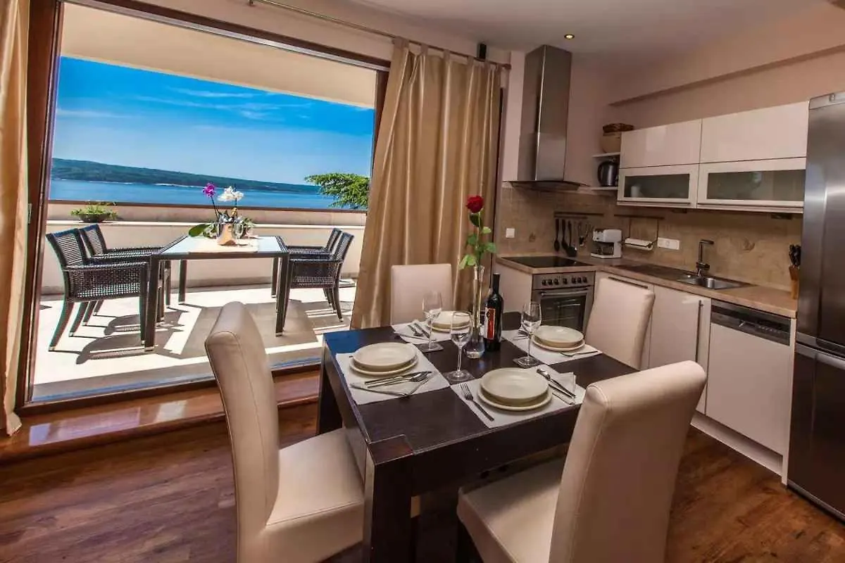Apartments In Crikvenica 49872