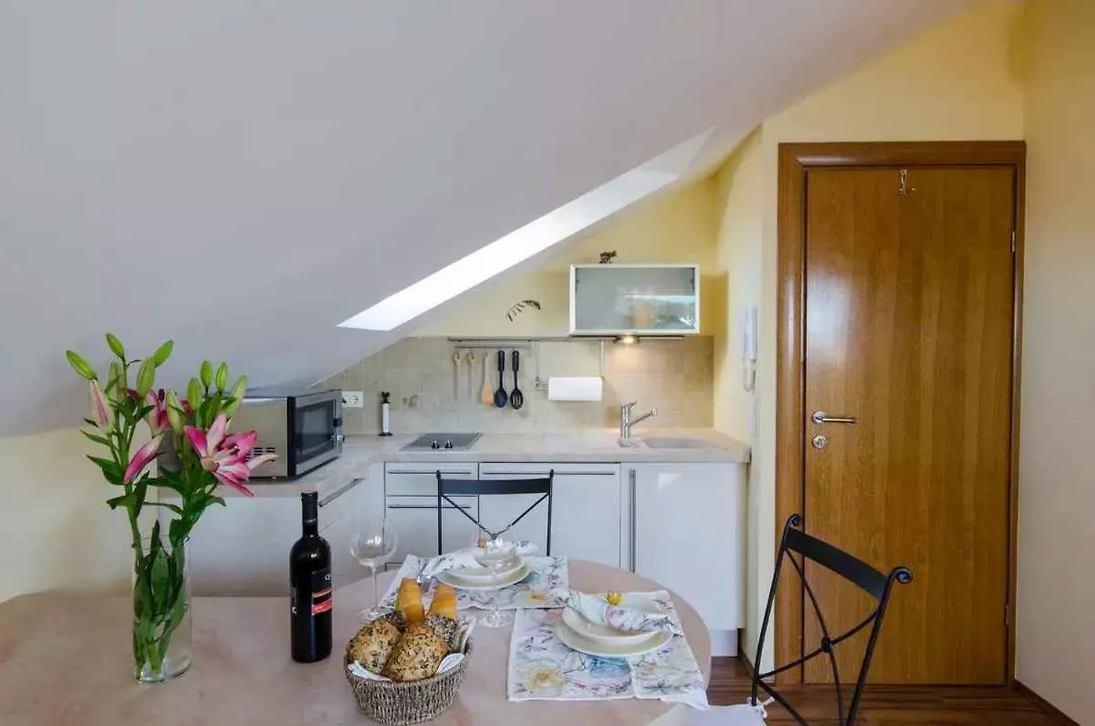 Apartments In Crikvenica 49872