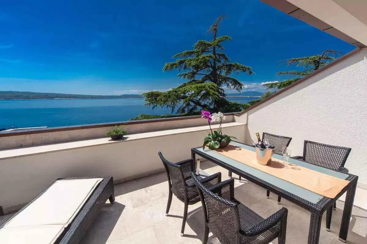 Apartments In Crikvenica 49872