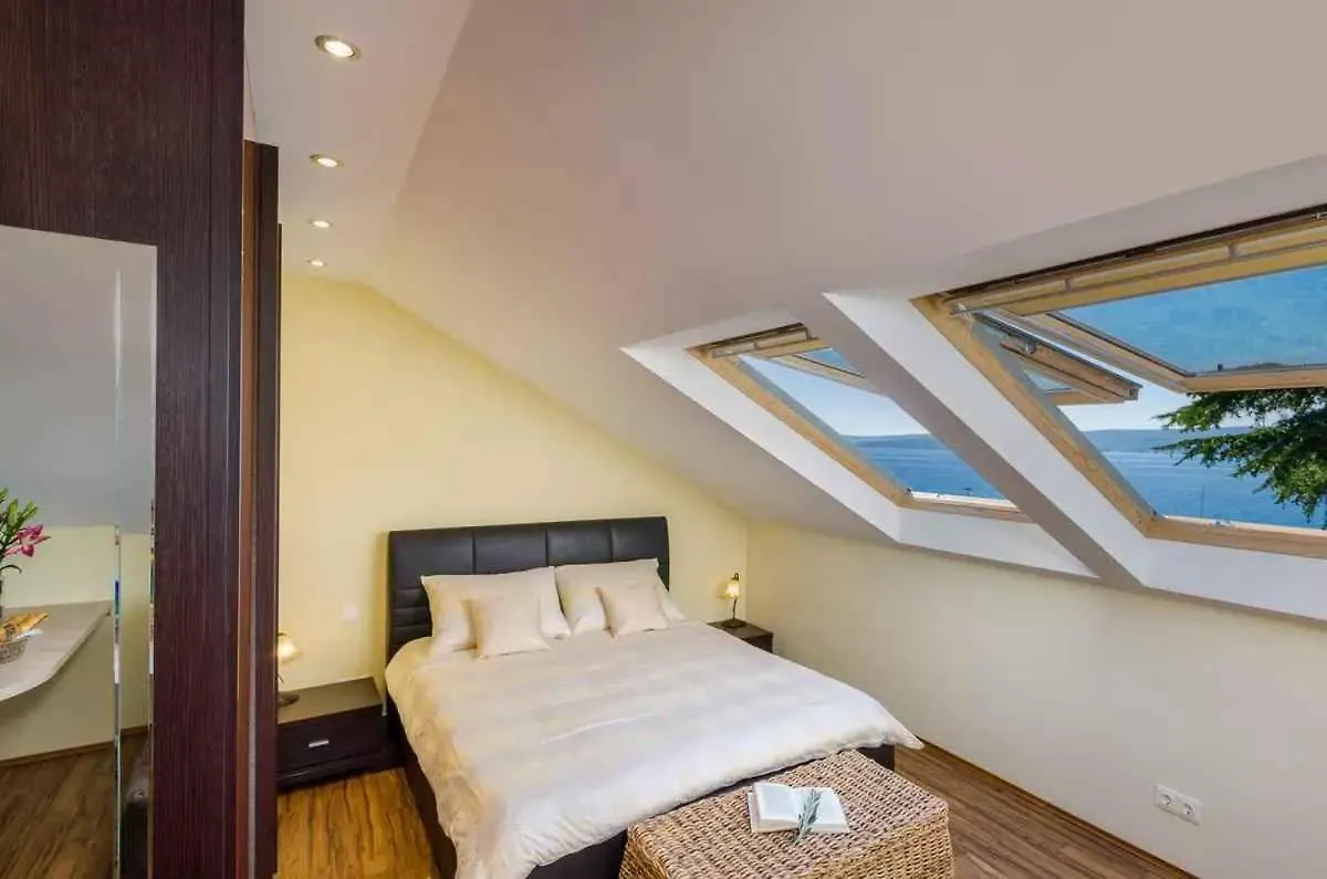 Apartments In Crikvenica 49872