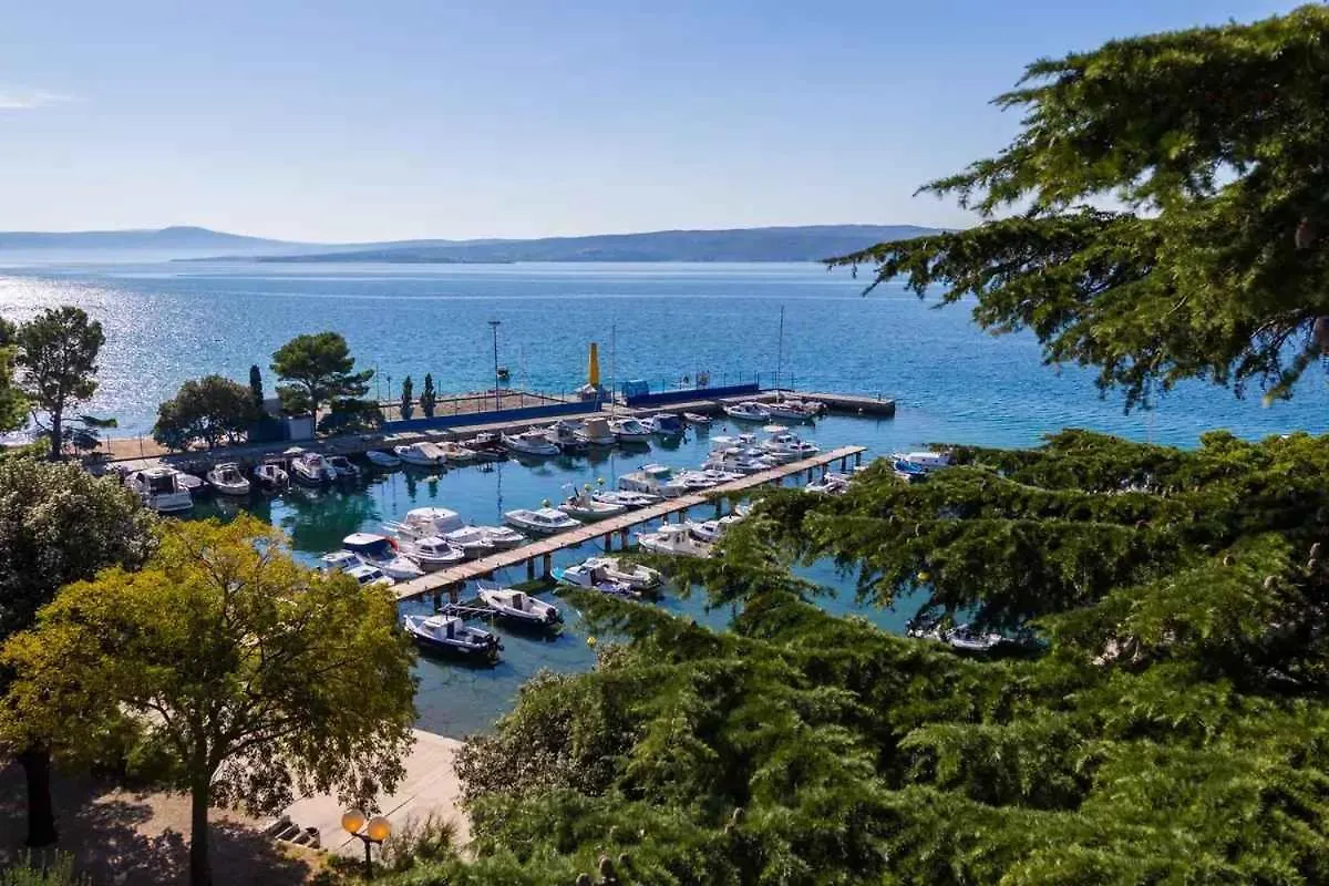 Apartments In Crikvenica 49872
