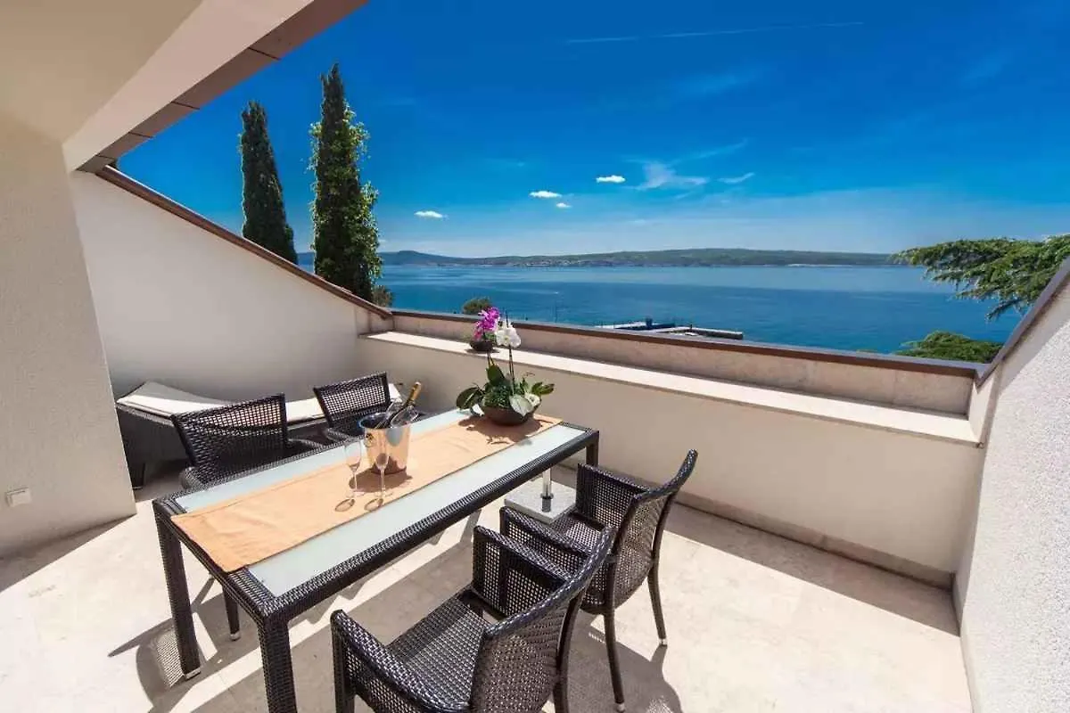 Apartments In Crikvenica 49872